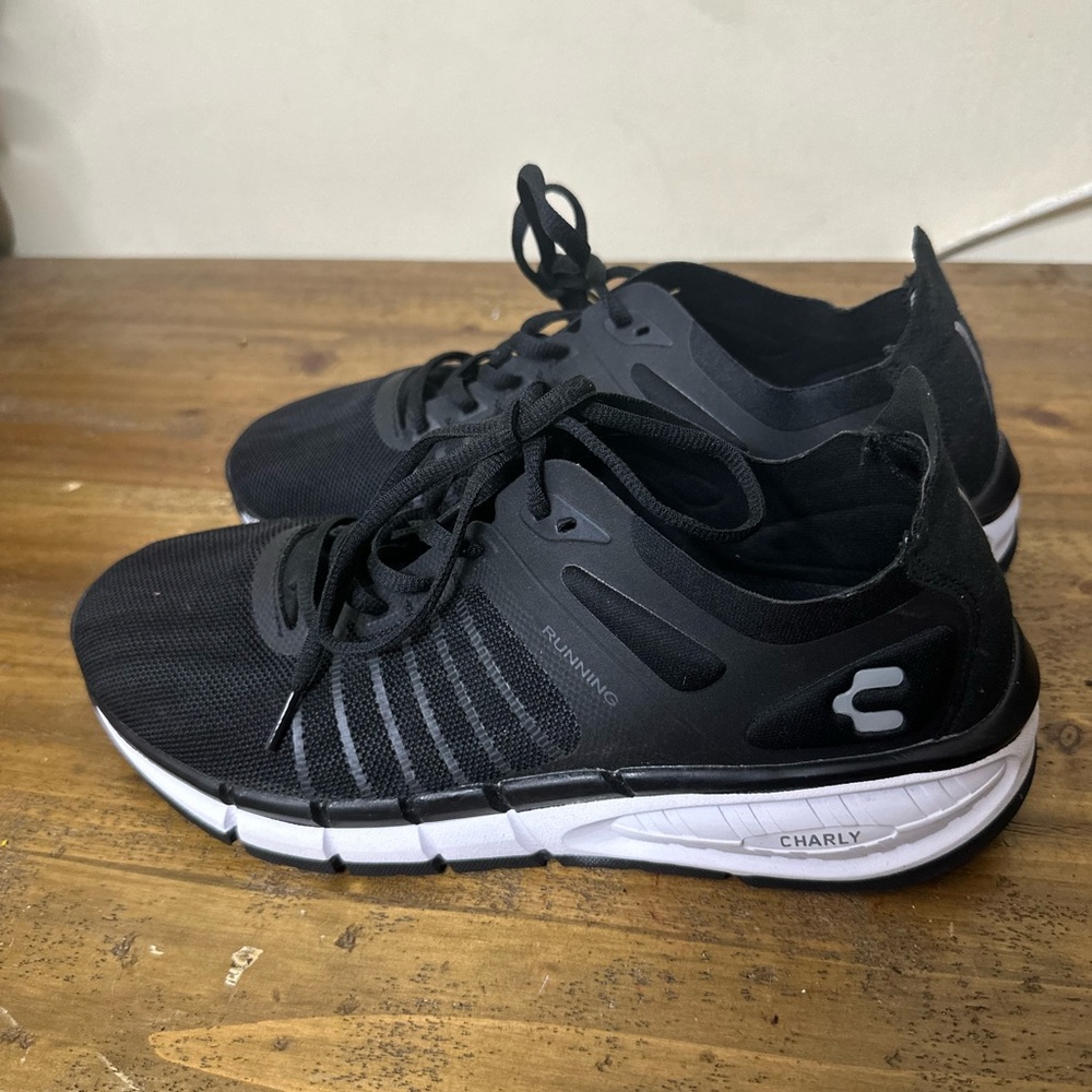 Charly Black And White Athletic Shoe Running Men's Size 9